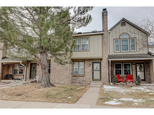 MLS: 5926572 Condo For Sale