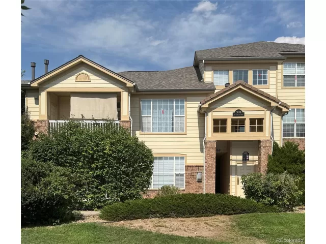 MLS: 5927143 Condo For Sale