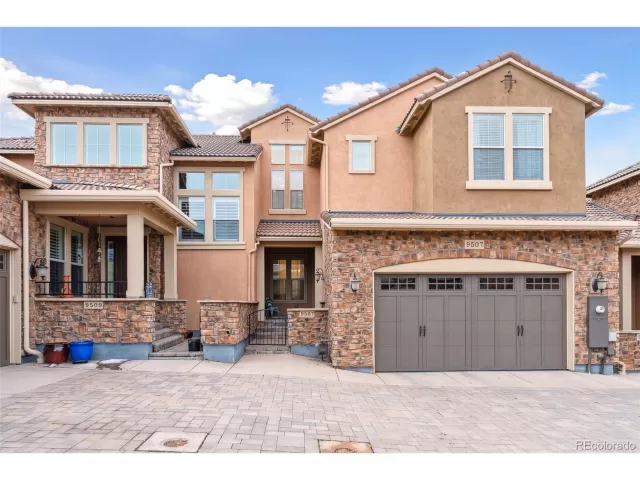 MLS: 5927394 Condo For Sale