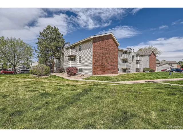 MLS: 5930216 Condo For Sale