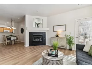 Photo #4: 5936201 Listing