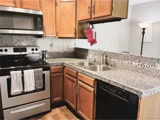 Photo #5: 5945427 Listing