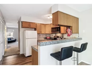Photo #6: 5945427 Listing