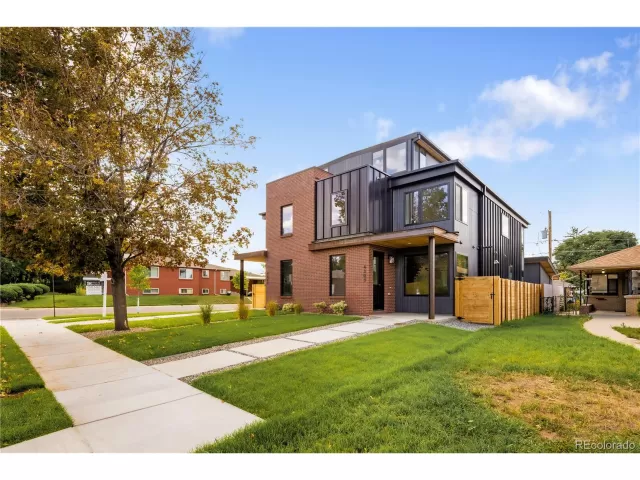 MLS: 5947550 Condo For Sale