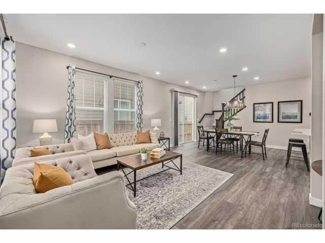 MLS: 5947594 Condo For Sale