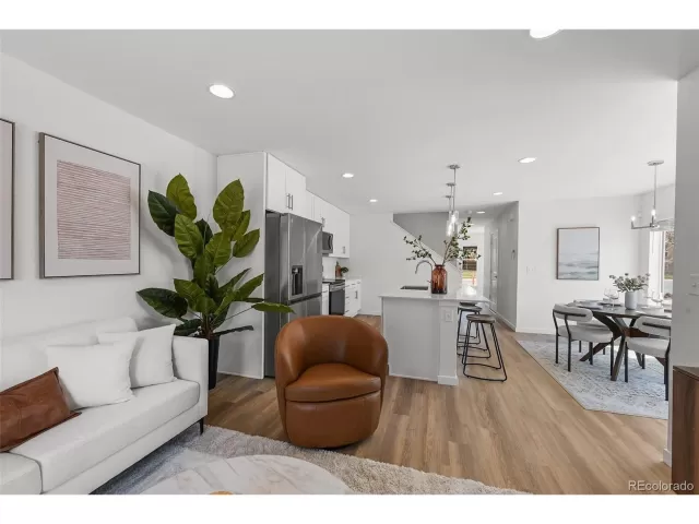 MLS: 5955743 Condo For Sale