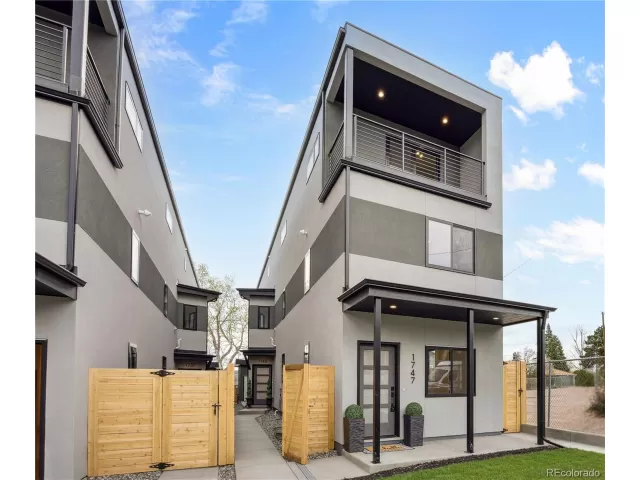 MLS: 5955965 Condo For Sale