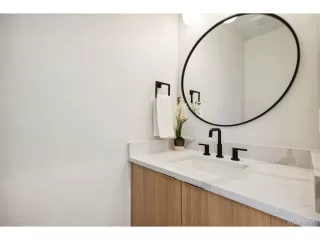 Photo #6: 5955965 Listing 