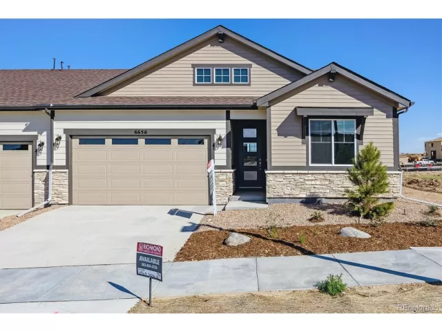 MLS: 5957602 Condo For Sale