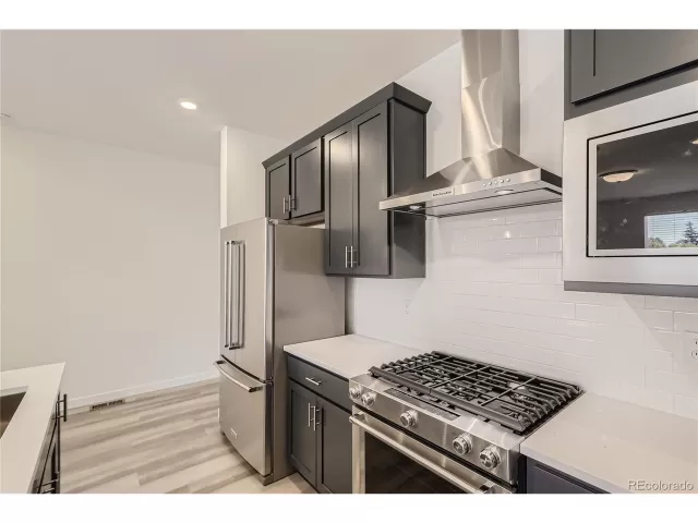 MLS: 5958846 Condo For Sale