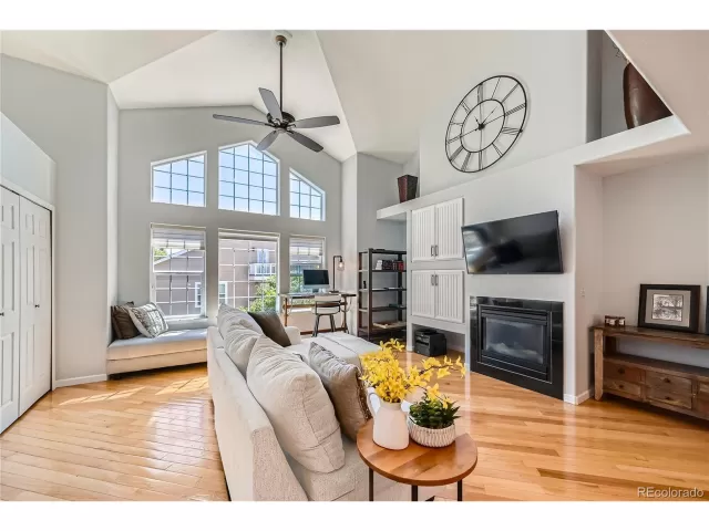 MLS: 5965368 Condo For Sale