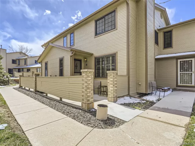 MLS: 5965608 Condo For Sale