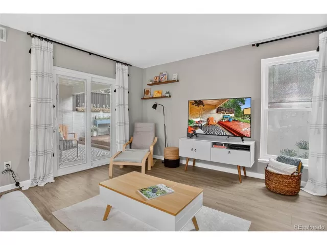 MLS: 5969687 Condo For Sale