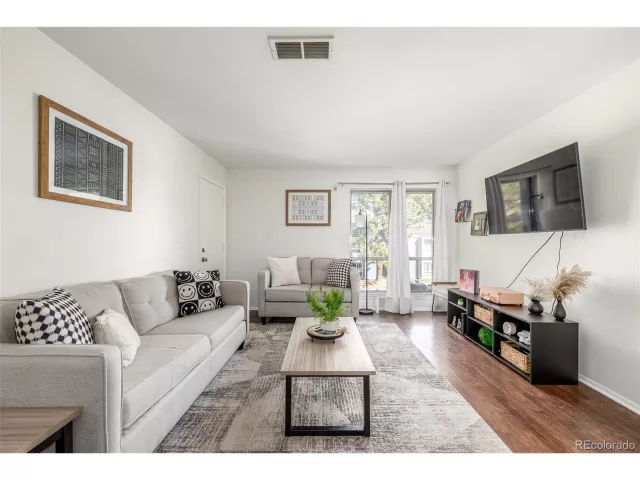 MLS: 5975508 Condo For Sale