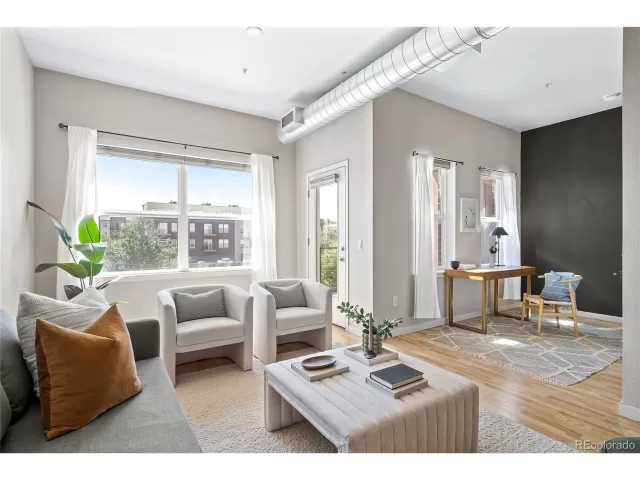 MLS: 5979351 Condo For Sale