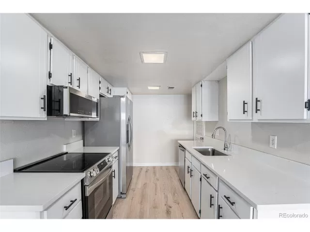 MLS: 5981906 Condo For Sale