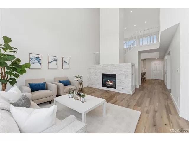 MLS: 5991298 Condo For Sale