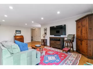 Photo #5: 5995937 Listing