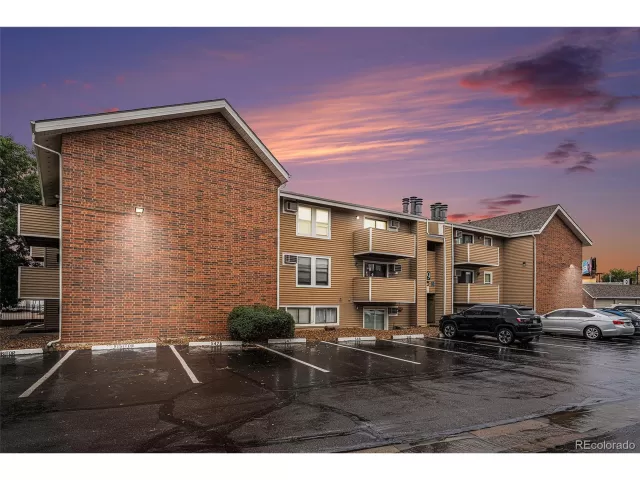 MLS: 5997847 Condo For Sale