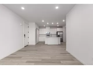 Photo #6: 5999708 Listing