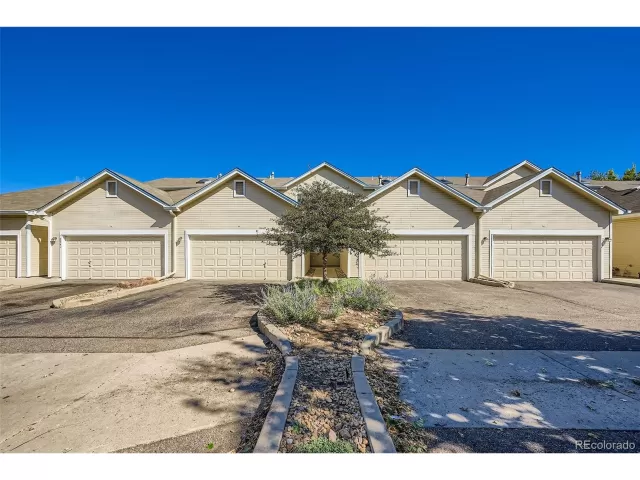 MLS: 6000857 Condo For Sale