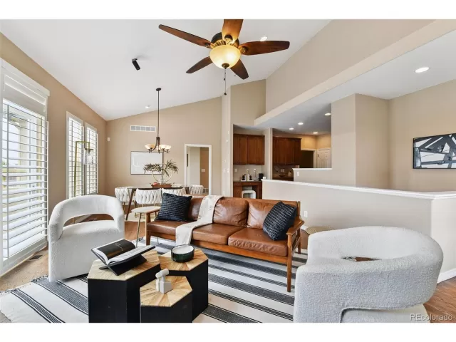 MLS: 6008136 Condo For Sale