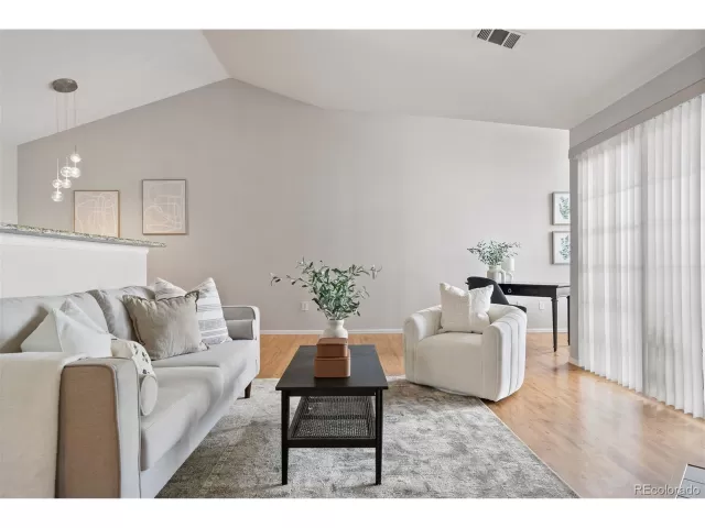 MLS: 6009053 Condo For Sale