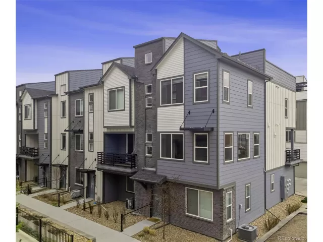 MLS: 6010725 Condo For Sale