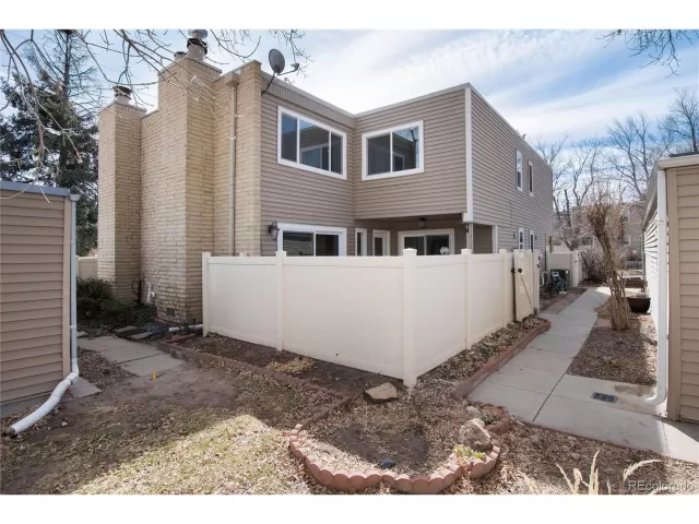 MLS: 6013166 Condo For Sale