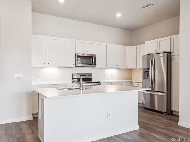 MLS: 6016424 Condo For Sale