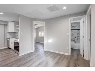 Photo #6: 6018177 Listing