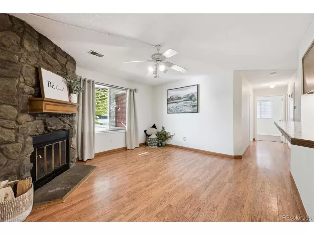 MLS: 6019552 Condo For Sale