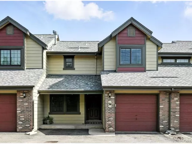 MLS: 6020936 Condo For Sale