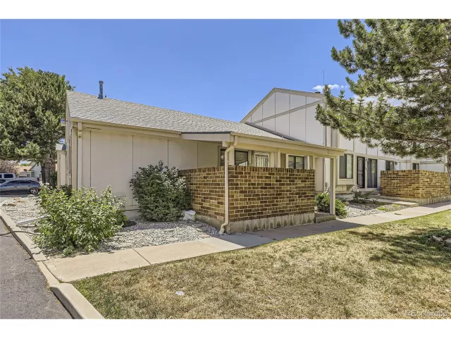 MLS: 6031158 Condo For Sale