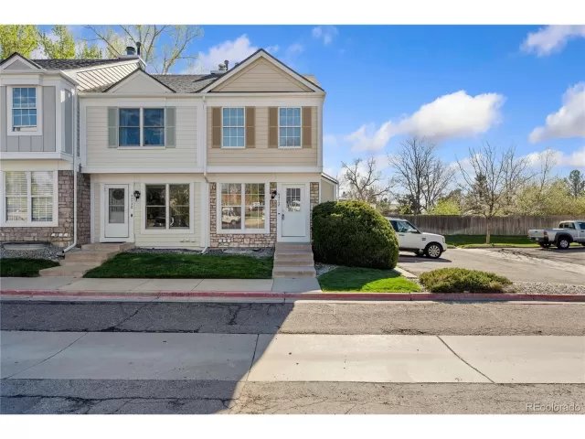 MLS: 6036889 Condo For Sale