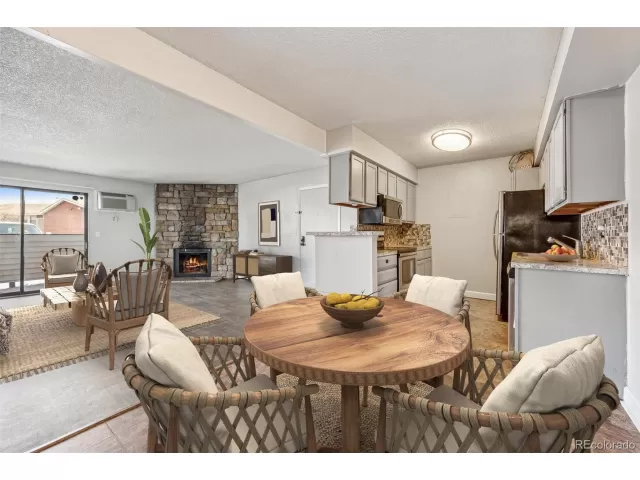 MLS: 6039396 Condo For Sale