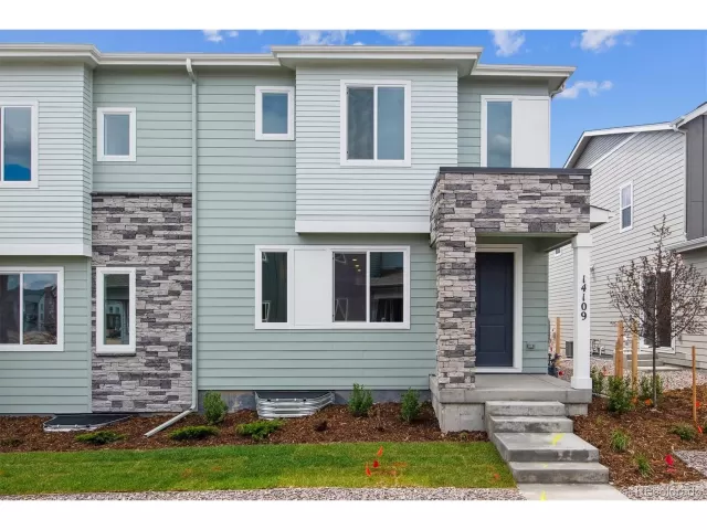 MLS: 6039983 Condo For Sale