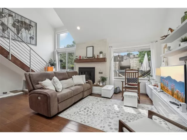 MLS: 6041733 Condo For Sale