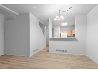 Photo #5: 6045745 Listing