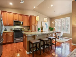 Photo #5: 6055905 Listing 