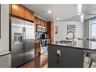 Photo #5: 6058867 Listing