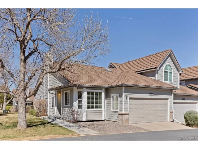 MLS: 6061384 Condo For Sale