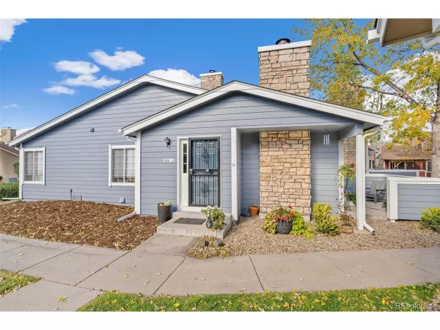 MLS: 6061899 Condo For Sale