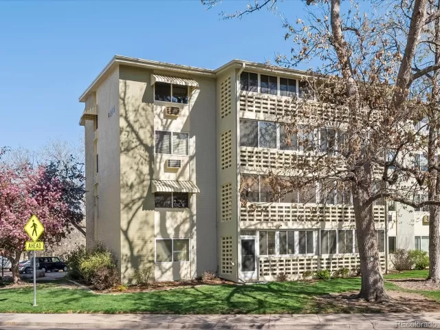 MLS: 6062311 Condo For Sale