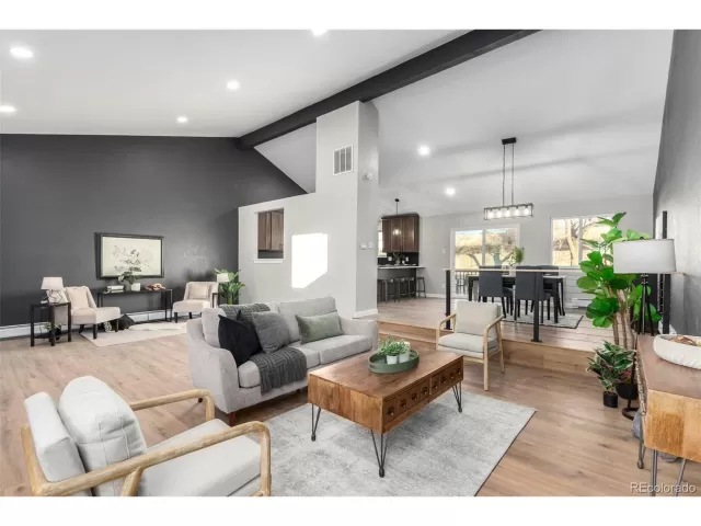 MLS: 6062323 Condo For Sale