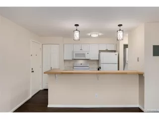 Photo #6: 6066746 Listing