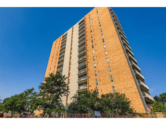 MLS: 6066877 Condo For Sale