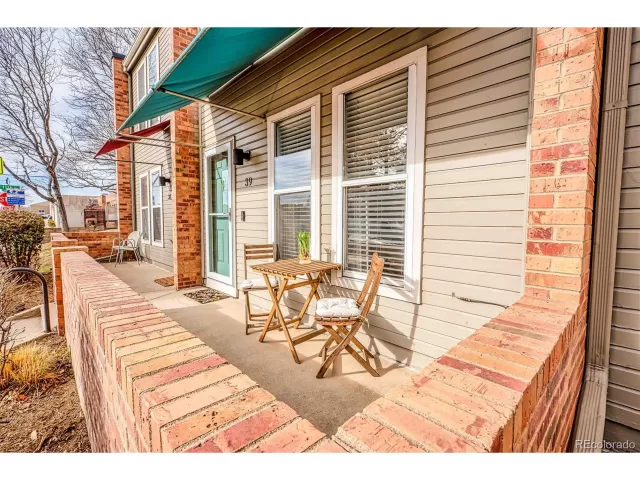 MLS: 6069721 Condo For Sale