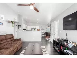 Photo #5: 6070026 Listing 