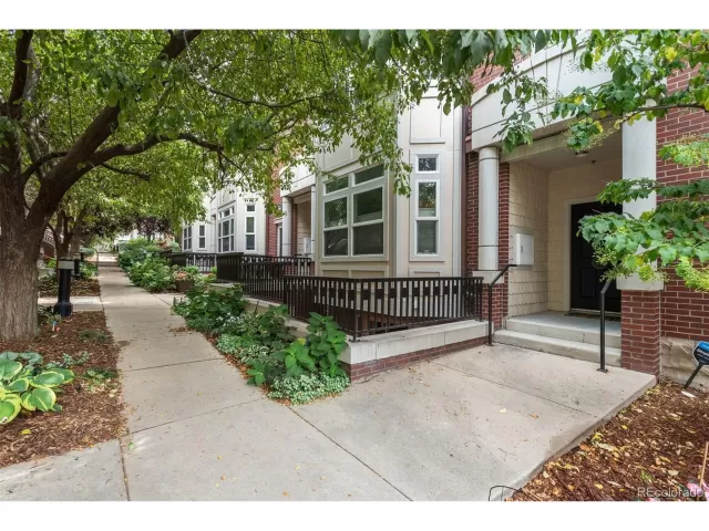 MLS: 6070388 Condo For Sale